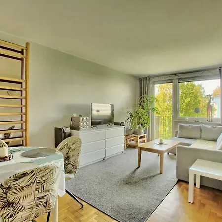 Sunny Seaside In Area Close To Pet Friendly Apartment Gdansk