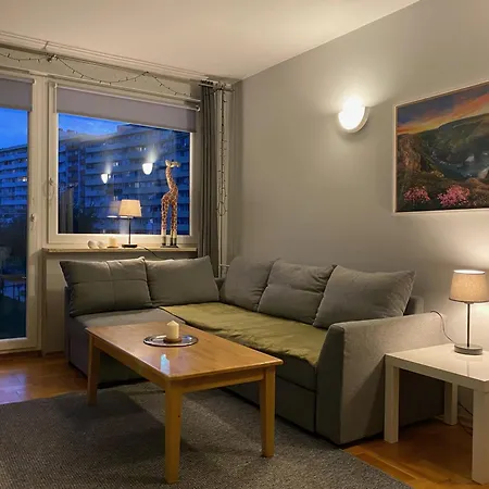 Sunny Seaside In Area Close To Pet Friendly *