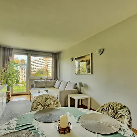 Sunny Seaside In Area Close To Pet Friendly Apartment Gdansk