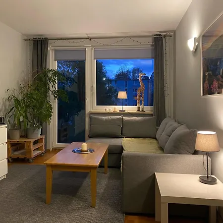 Sunny Seaside In Area Close To Pet Friendly Apartment *