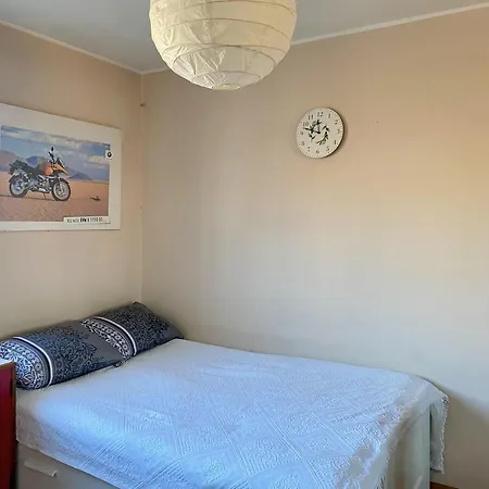 Sunny Seaside In Area Close To Pet Friendly *